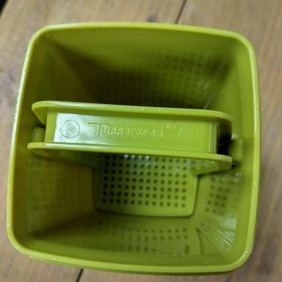 Vintage Tupperware Avocado Green Pickle Keeper Olive Green - Picture 3 of 11